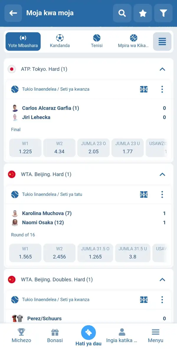 Ukurasa wa kubeti moja kwa moja kwenye app ya 1xBet Tanzania, ukionyesha mechi za tenisi na odds